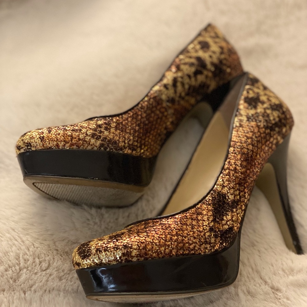 Worn Once! Enzo Angiolini Easmiles Sequin/Snake Pump SZ 7.5M - Picture 3 of 5